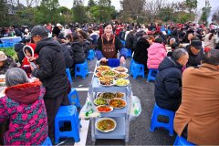 喝“刨猪汤” 吃“坝坝宴” 人寿年丰看得见